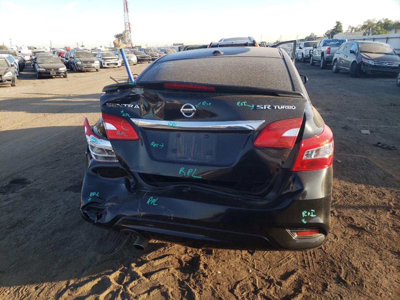Photo 9 from auction – 2017 NISSAN SENTRA SR with VIN 3N1CB7AP3HY252647