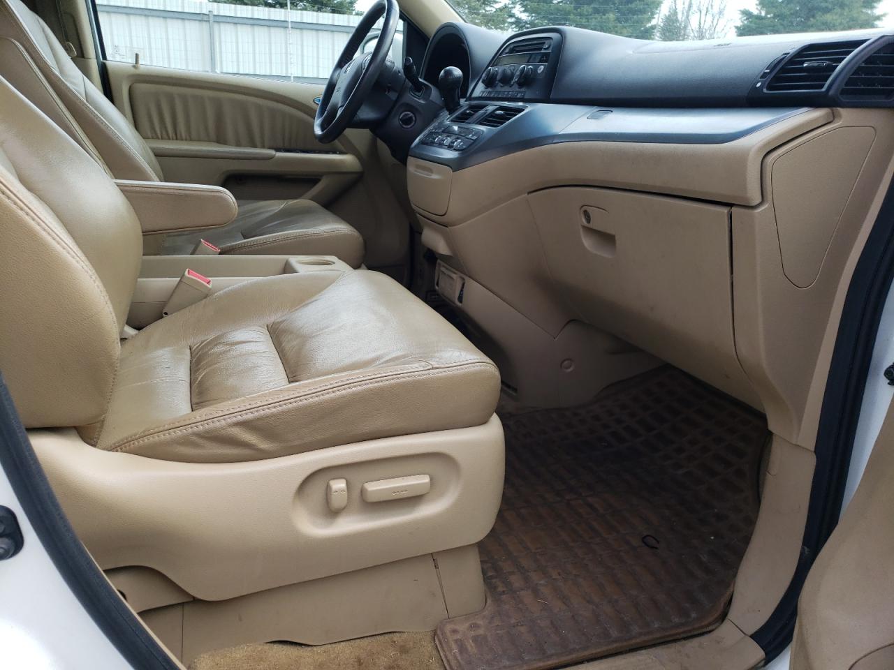 Photo 5 from auction – 2010 HONDA ODYSSEY EX with VIN 5FNRL3H68AB055405