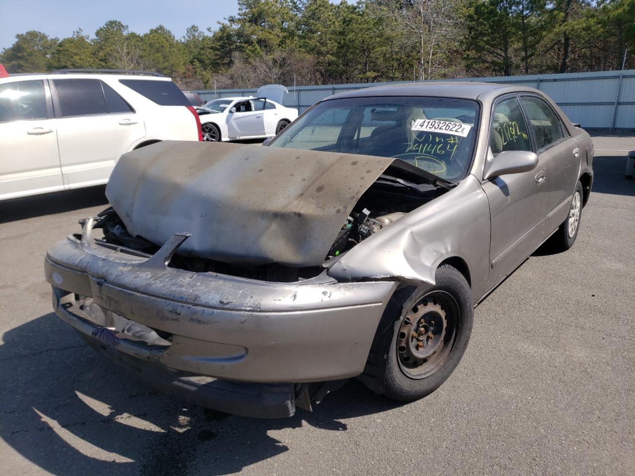 Photo 2 from auction – 1998 MAZDA 626 DX with VIN 1YVGF22C0W5741464