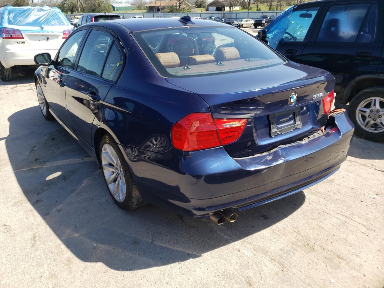 Photo 3 from auction – 2011 BMW 328 I with VIN WBAPH7G50BNN05976