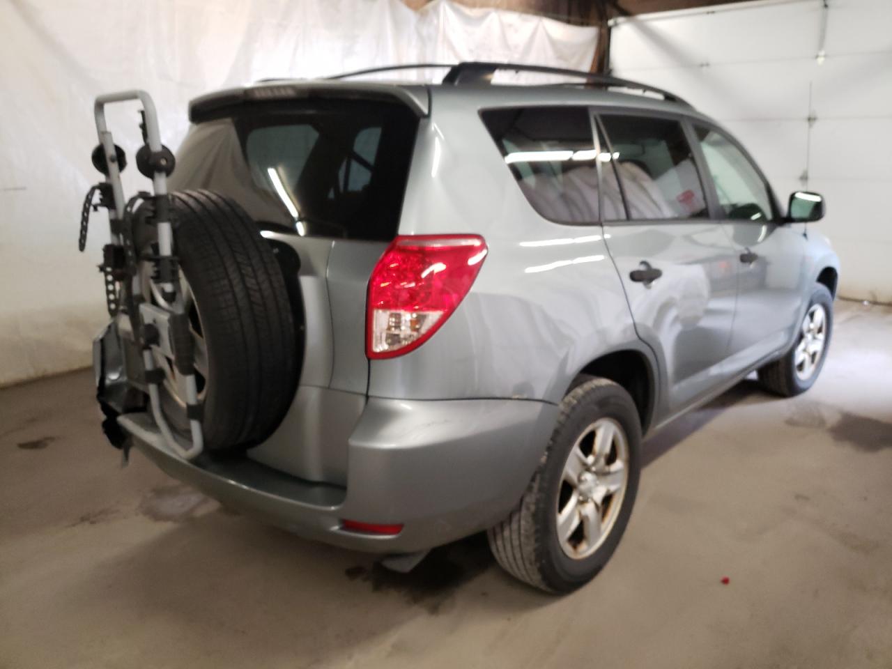 Photo 4 from auction – 2007 TOYOTA RAV4 with VIN JTMZD33V076046441