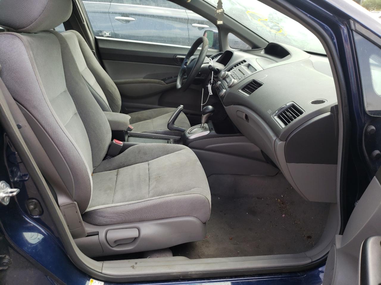 Photo 5 from auction – 2008 HONDA CIVIC LX with VIN 1HGFA16508L084641