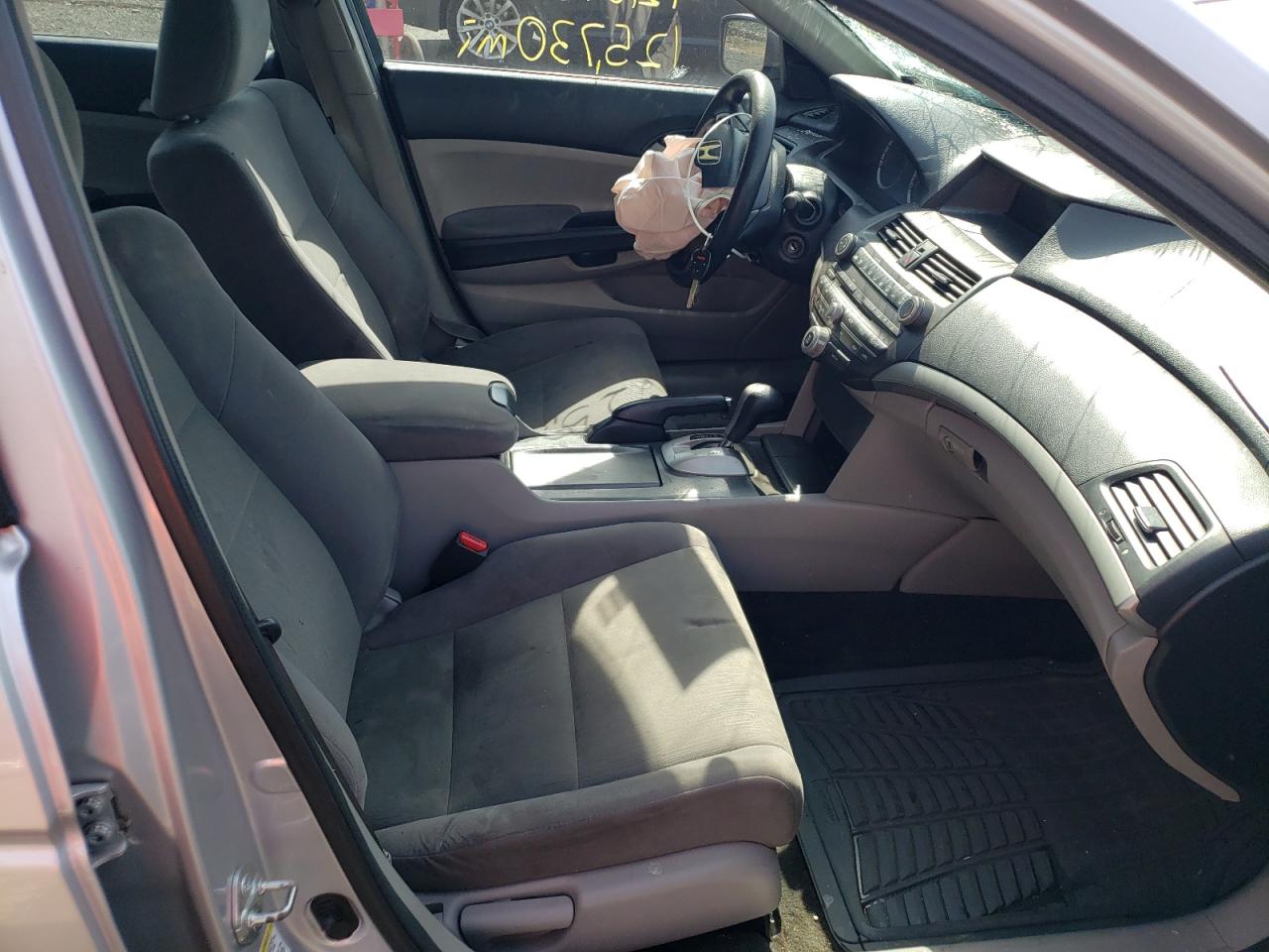Photo 5 from auction – 2011 HONDA ACCORD LX with VIN 1HGCP2F33BA043834