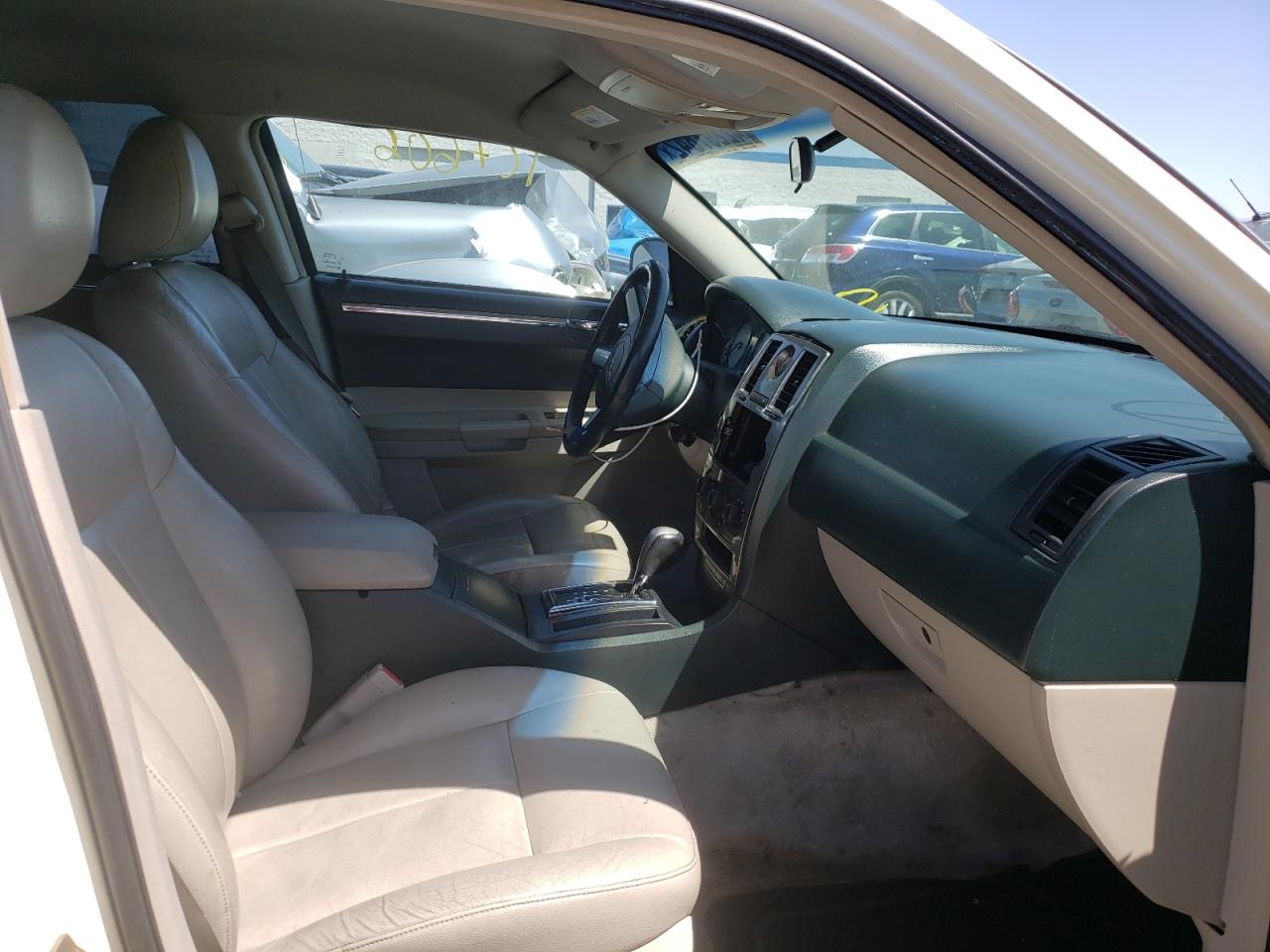 Photo 5 from auction – 2006 CHRYSLER 300 with VIN 2C3KA43R46H505619