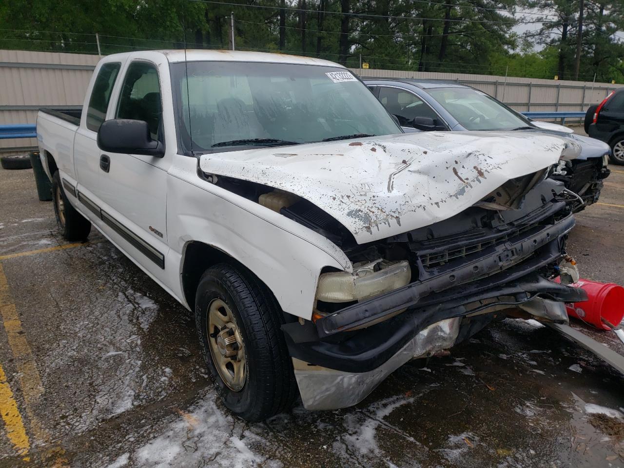 CHEVROLET SILVERADO 2000 with VIN 2GCEC19V1Y1386901 - Photo from auction