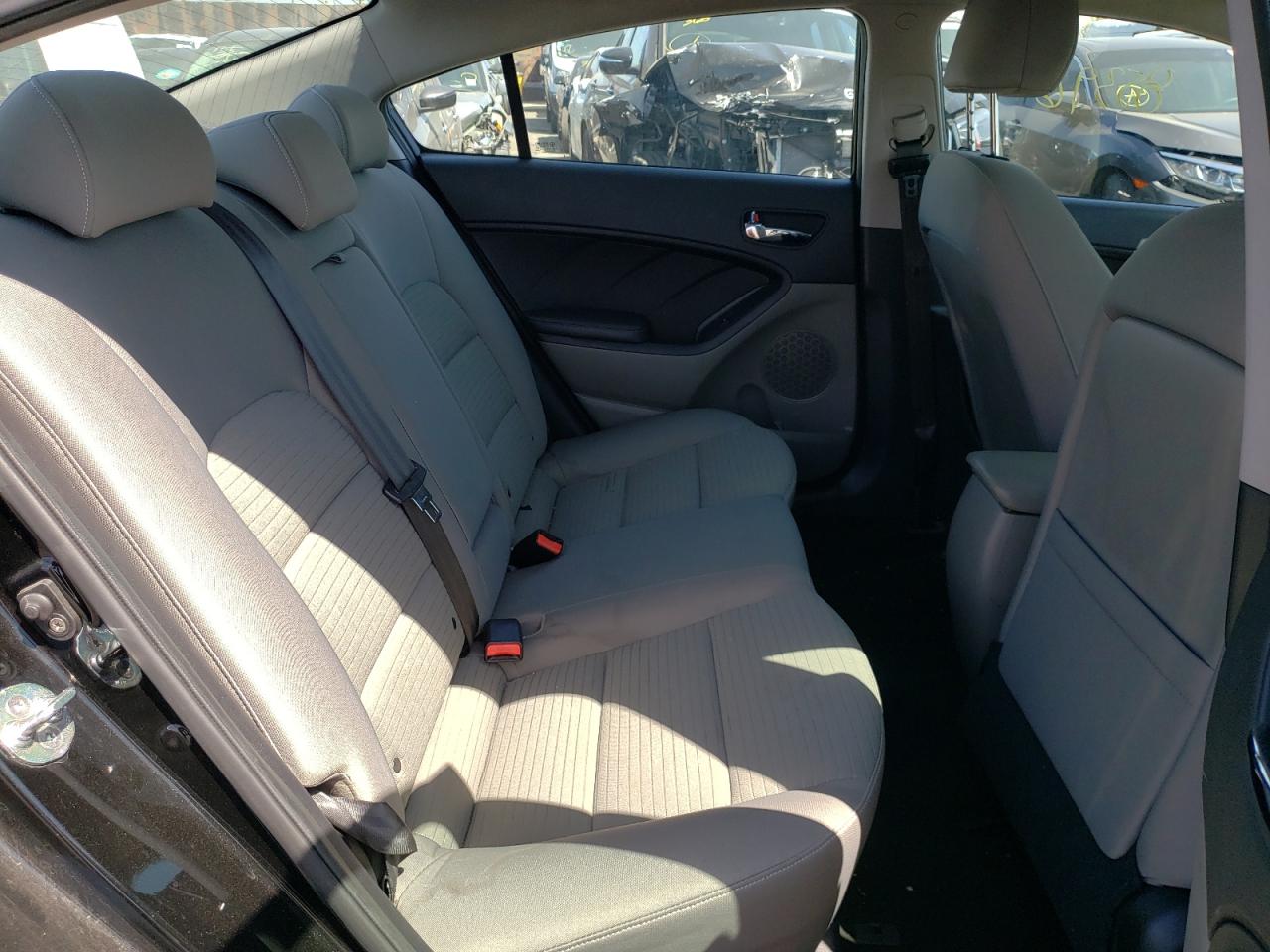 Photo 6 from auction – 2015 KIA FORTE LX with VIN KNAFX4A64F5280255