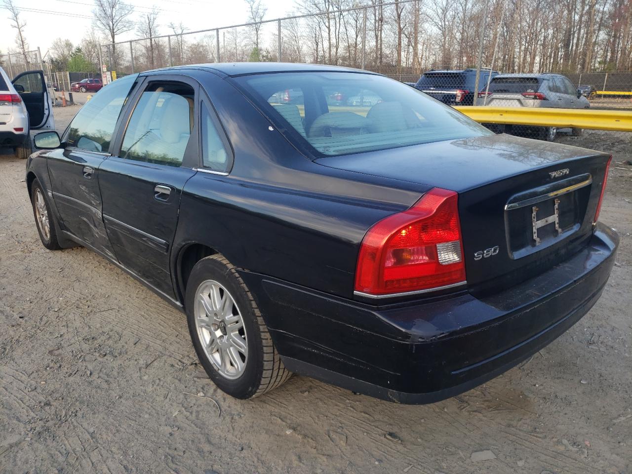 Photo 3 from auction – 2005 VOLVO S80 2.5T with VIN YV1TS592351405984