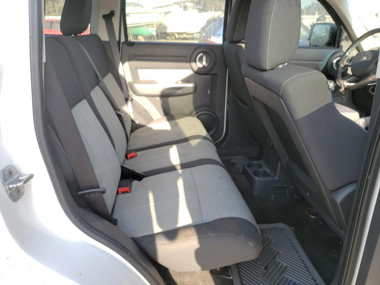 Photo 6 from auction – 2007 DODGE NITRO R/T with VIN 1D8GU58677W678021