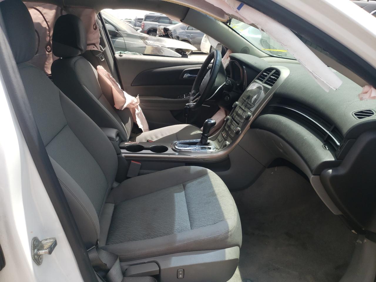 Photo 5 from auction – 2013 CHEVROLET MALIBU LS with VIN 1G11B5SA5DF156399