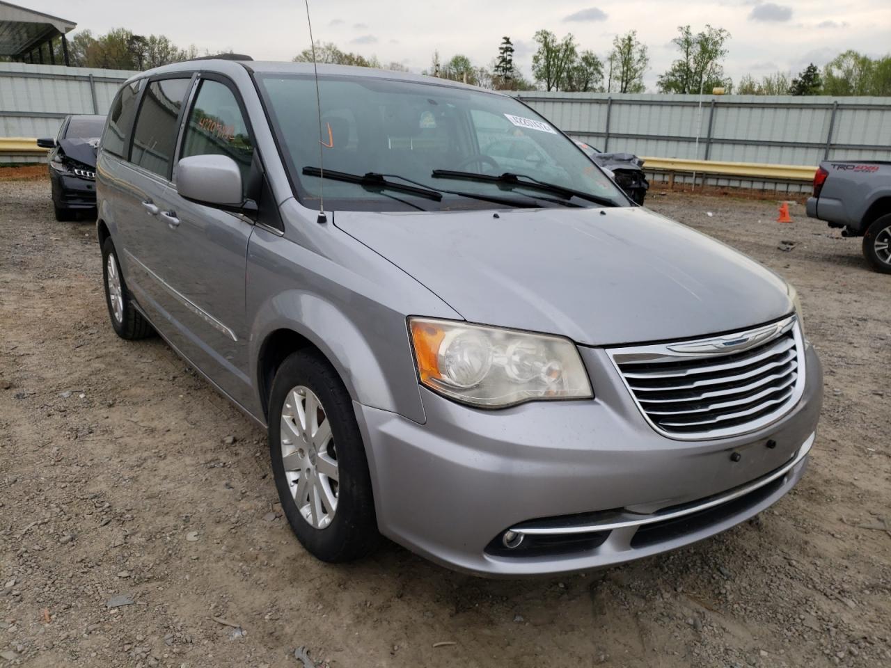 Photo 1 from auction – 2014 CHRYSLER TOWN & COU with VIN 2C4RC1BG8ER435862