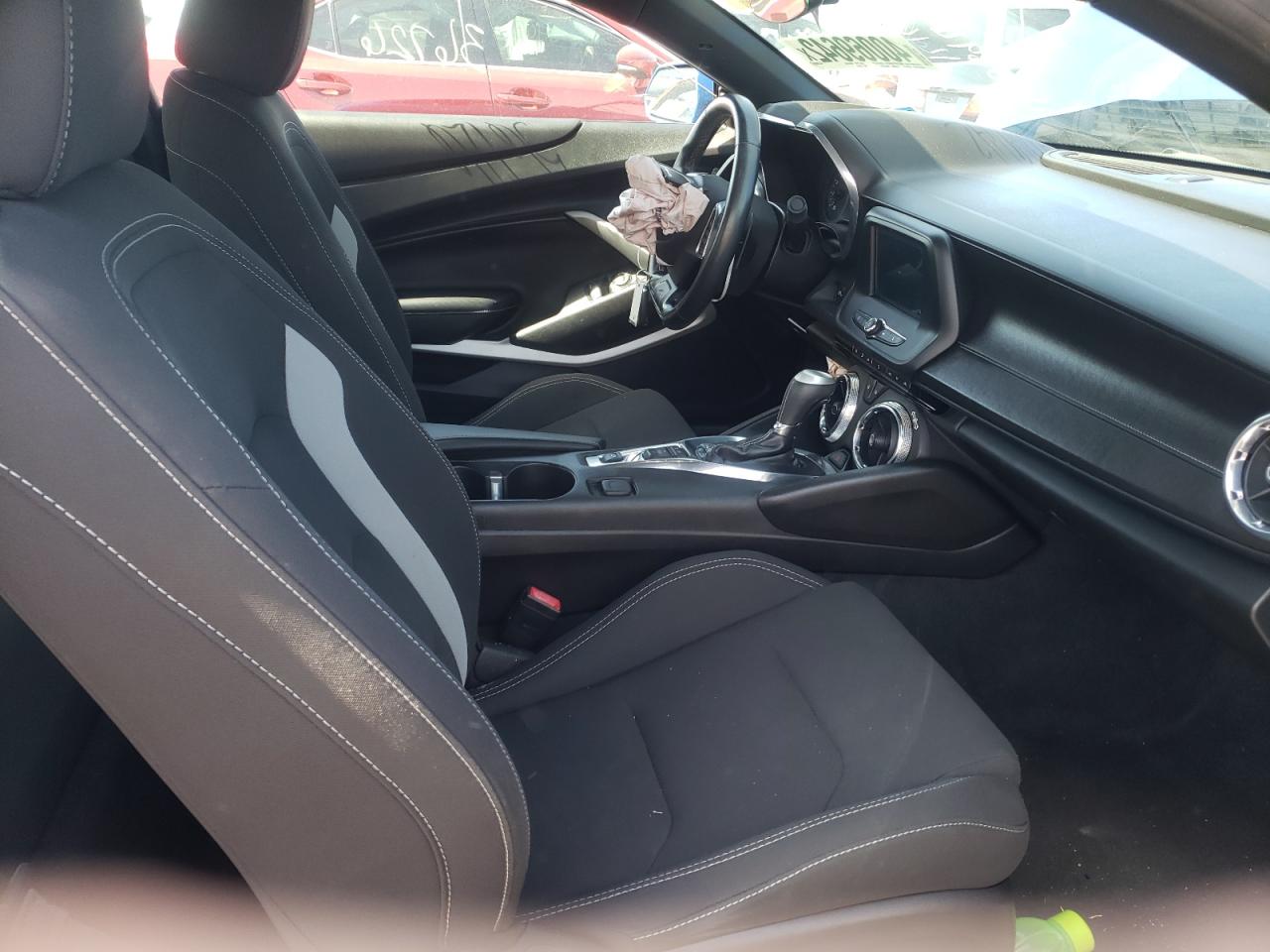 Photo 5 from auction – 2018 CHEVROLET CAMARO LT with VIN 1G1FB1RX6J0116162