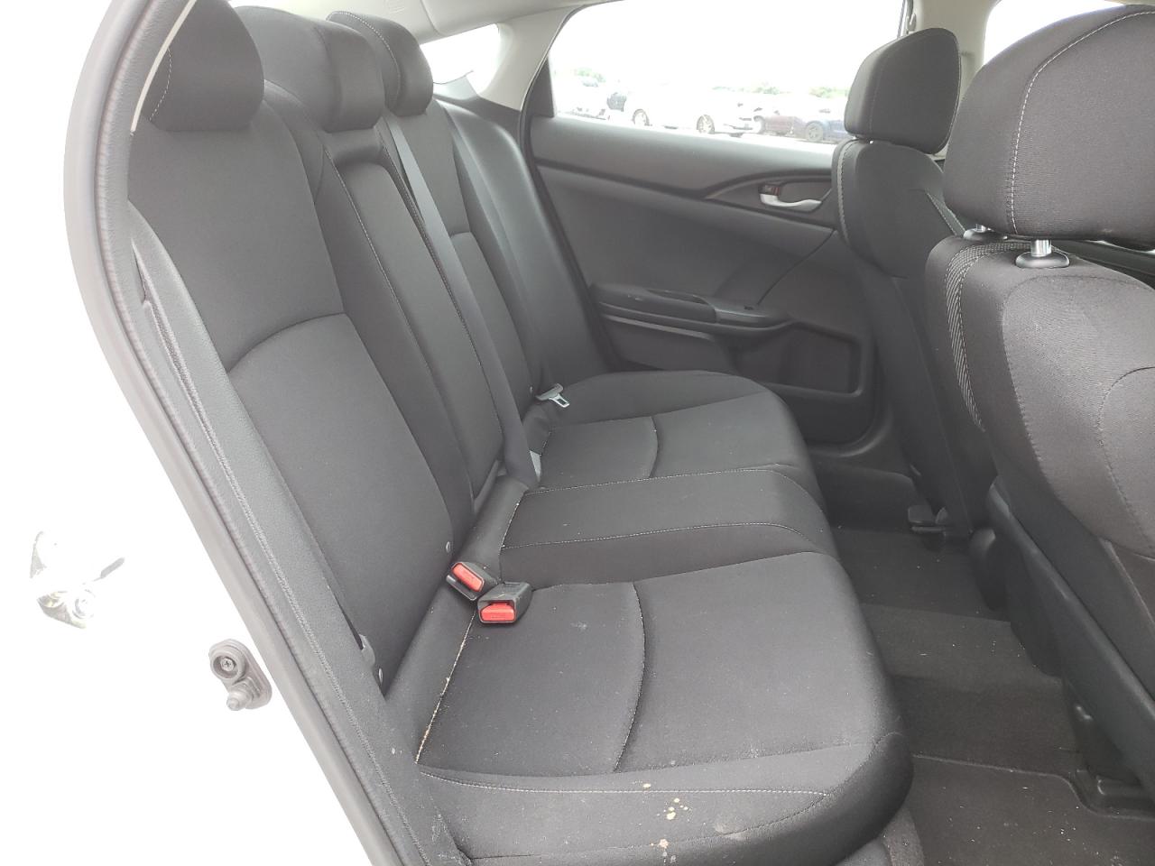 Photo 6 from auction – 2018 HONDA CIVIC EX with VIN 19XFC2F7XJE207456