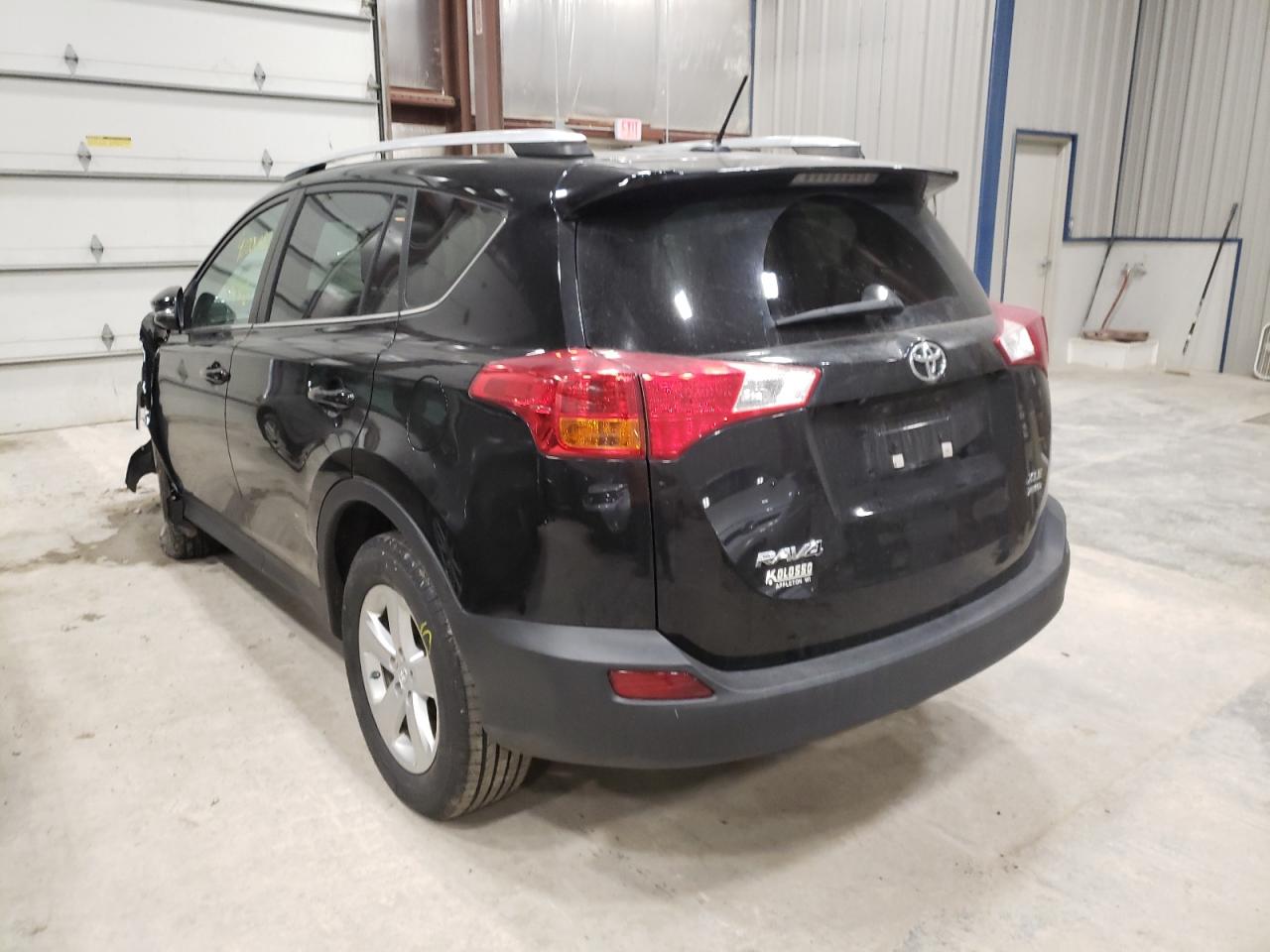 Photo 3 from auction – 2014 TOYOTA RAV4 XLE with VIN 2T3RFREV8EW179695