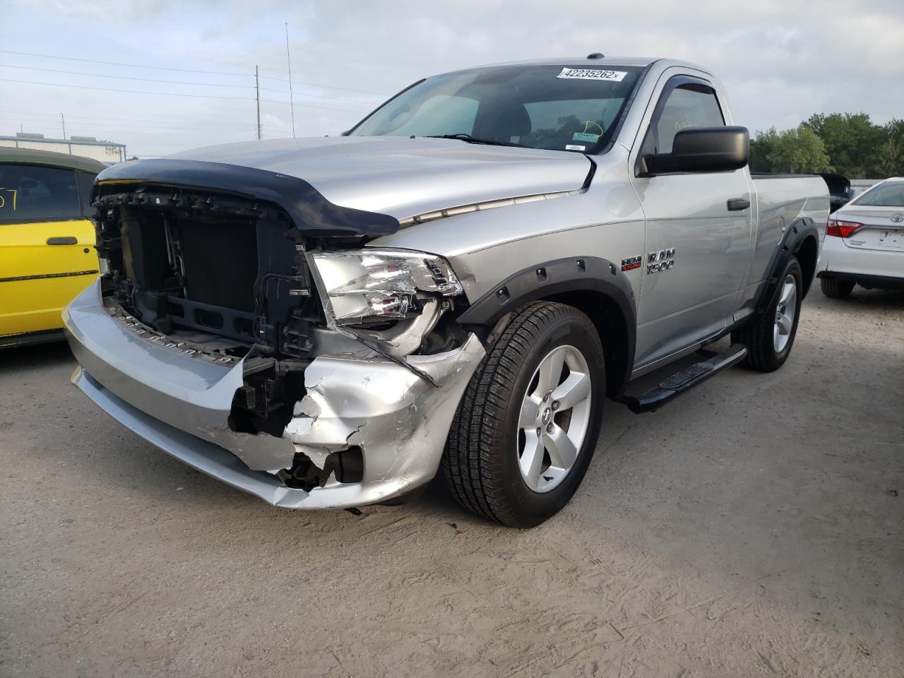 Photo 2 from auction – 2013 RAM 1500 ST with VIN 3C6JR6ATXDG507812