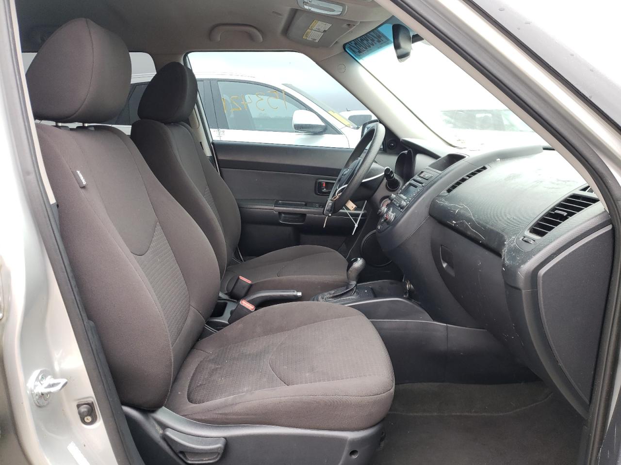 Фото 5 с аукциона – 2012 KIA SOUL с VIN KNDJT2A55C7445363