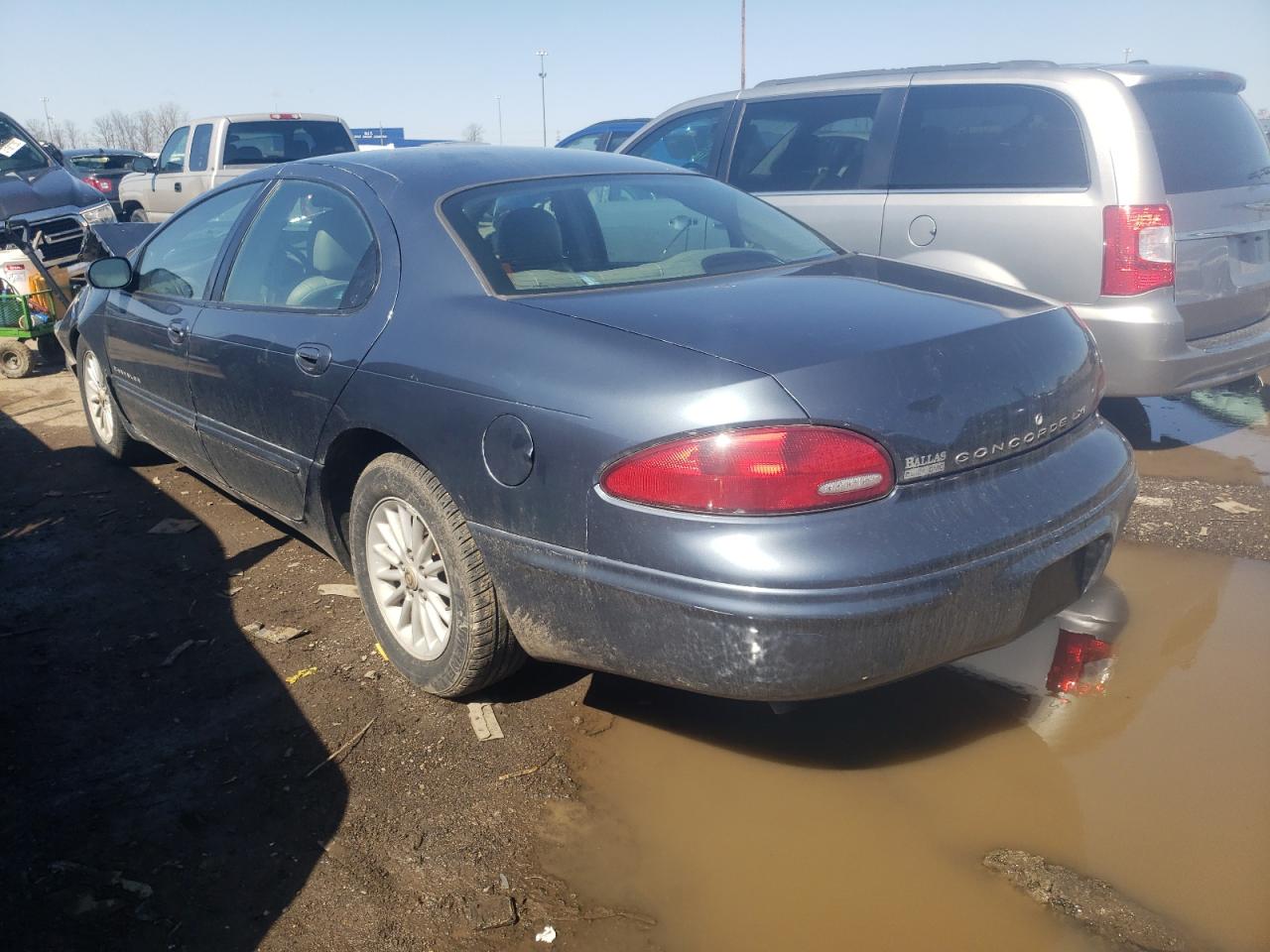 Photo 3 from auction – 2001 CHRYSLER CONCORDE with VIN 2C3HD36J51H718489
