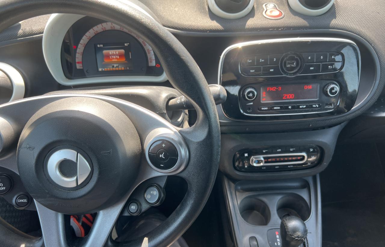 Photo 9 from auction – 2016 SMART FORTWO with VIN WMEFJ5DA4GK104689