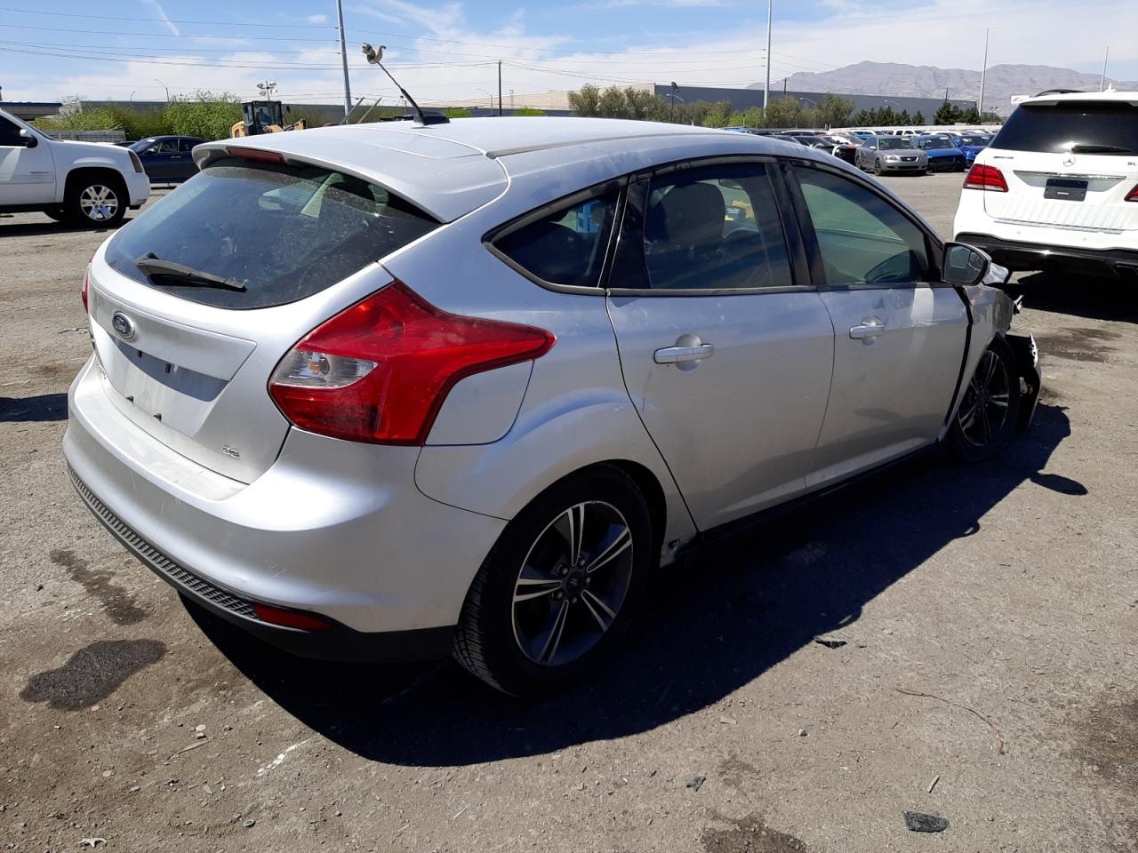 Photo 4 from auction – 2014 FORD FOCUS SE with VIN 1FADP3K24EL400717