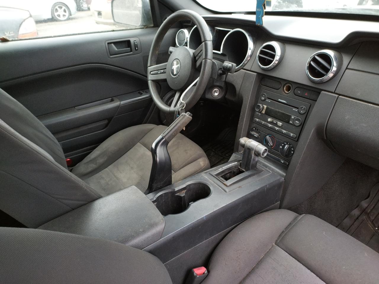 Photo 9 from auction – 2005 FORD MUSTANG with VIN 1ZVFT80N355145410
