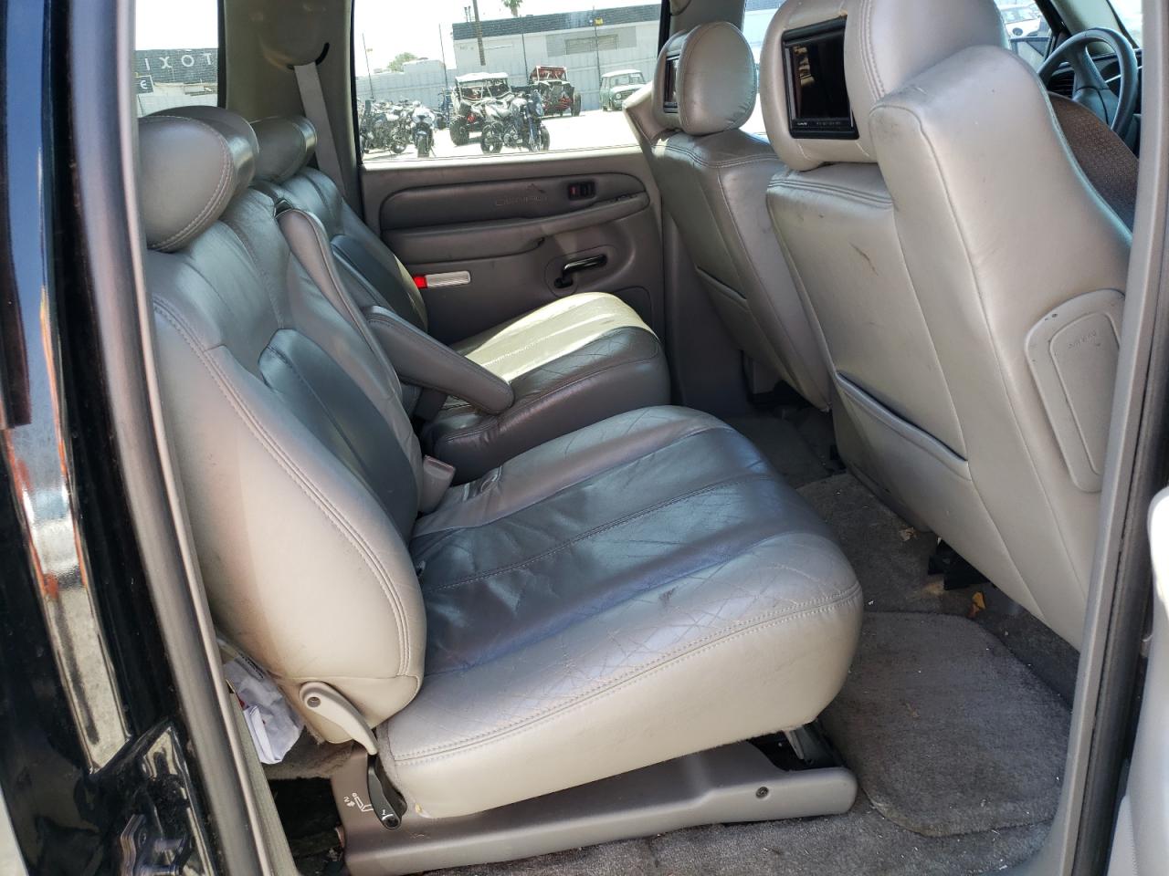 Photo 6 from auction – 2002 GMC DENALI XL with VIN 1GKFK66U92J326351