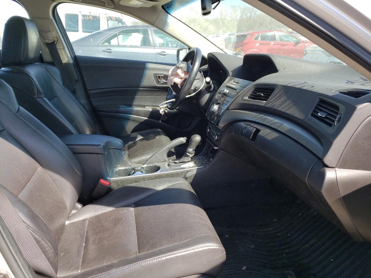 Photo 5 from auction – 2013 ACURA ILX 20 PRE with VIN 19VDE1F57DE018190