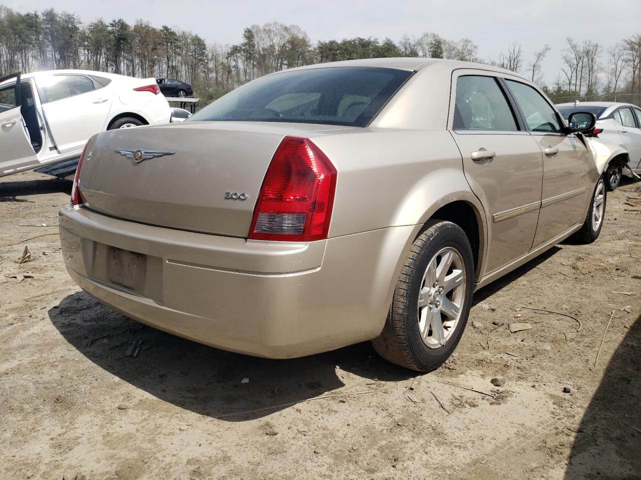 Photo 4 from auction – 2007 CHRYSLER 300 with VIN 2C3LA43R77H600679