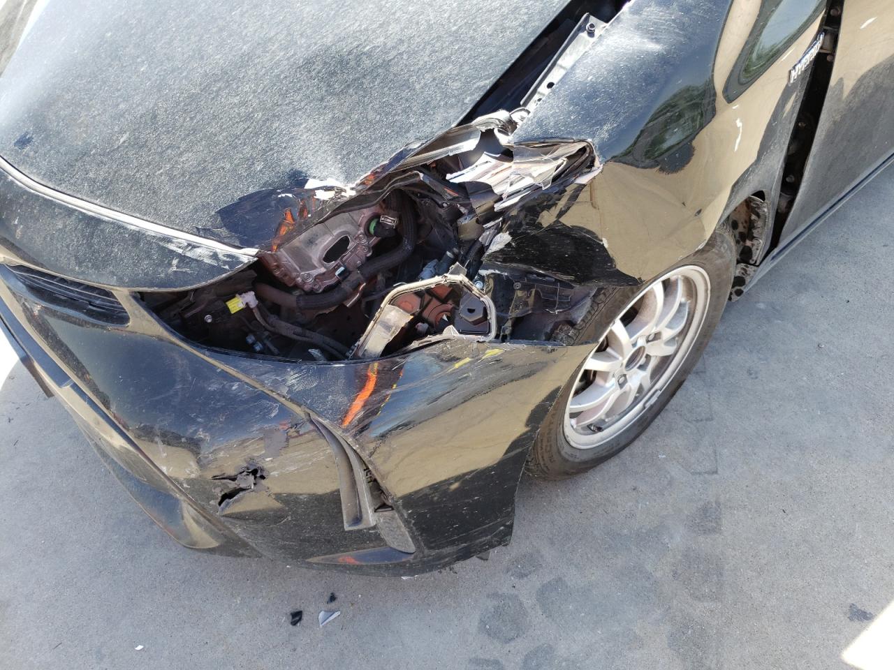 Photo 9 from auction – 2015 TOYOTA PRIUS V with VIN JTDZN3EU3FJ016427