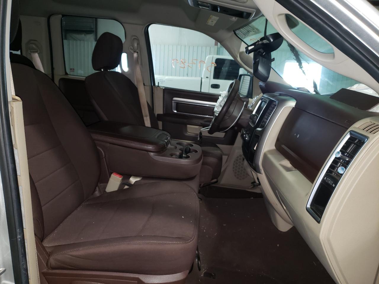 Photo 5 from auction – 2015 RAM 1500 SLT with VIN 1C6RR6GG9FS512170