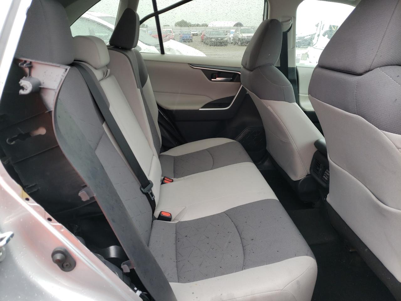 Photo 6 from auction – 2019 TOYOTA RAV4 XLE with VIN 2T3W1RFV5KC012773