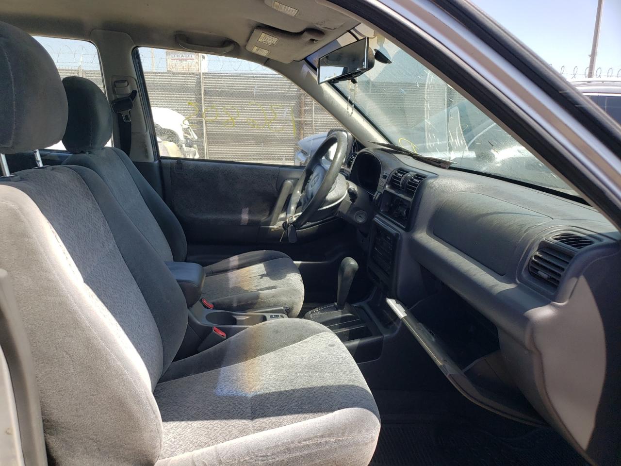 Photo 5 from auction – 2000 ISUZU RODEO S with VIN 4S2CK58W3Y4347702