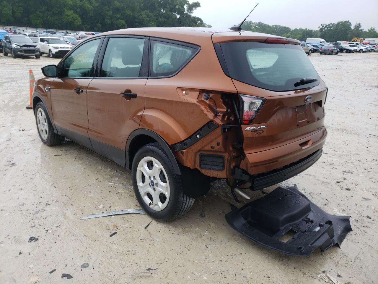 Photo 3 from auction – 2017 FORD ESCAPE S with VIN 1FMCU0F76HUA20601