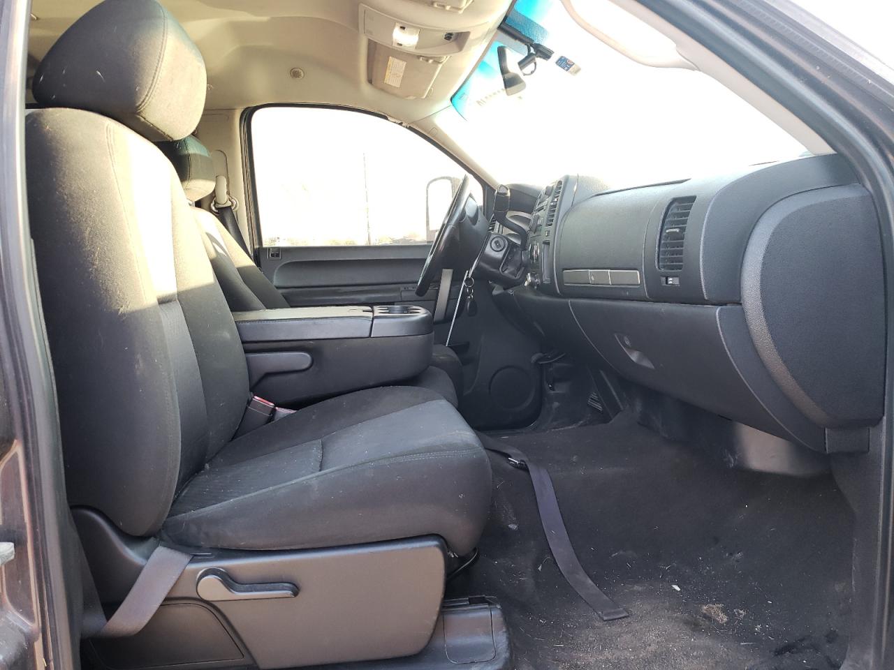 Photo 5 from auction – 2010 CHEVROLET SILVERADO with VIN 1GC4KXB66AF115643