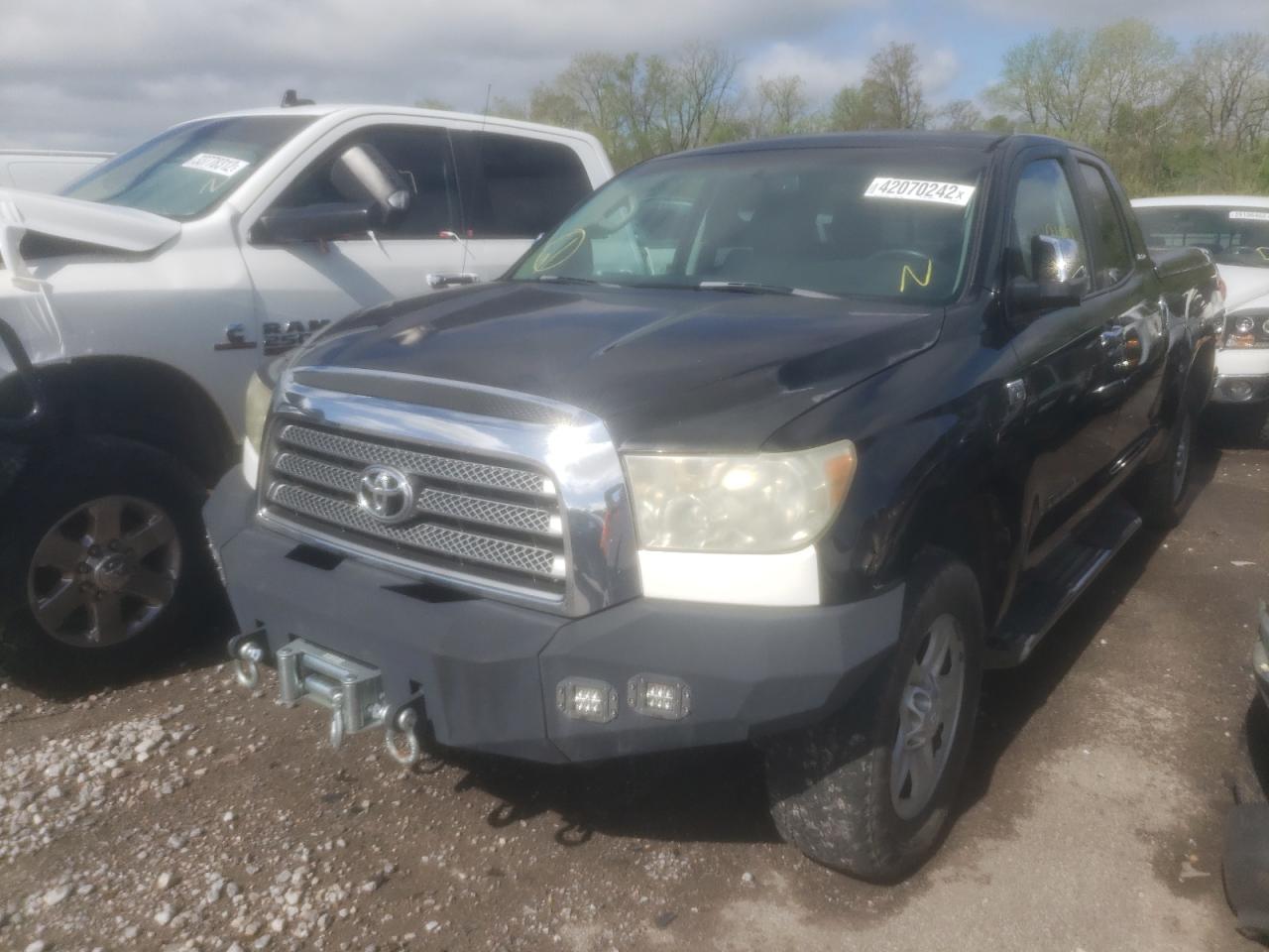 Photo 2 from auction – 2007 TOYOTA TUNDRA DOU with VIN 5TFBT581X7X002012