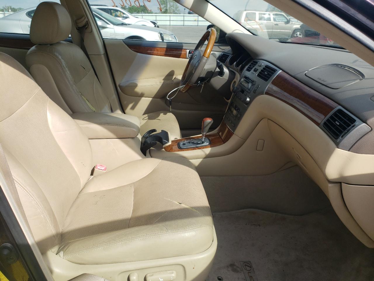 Photo 5 from auction – 2005 LEXUS ES 330 with VIN JTHBA30GX55101656