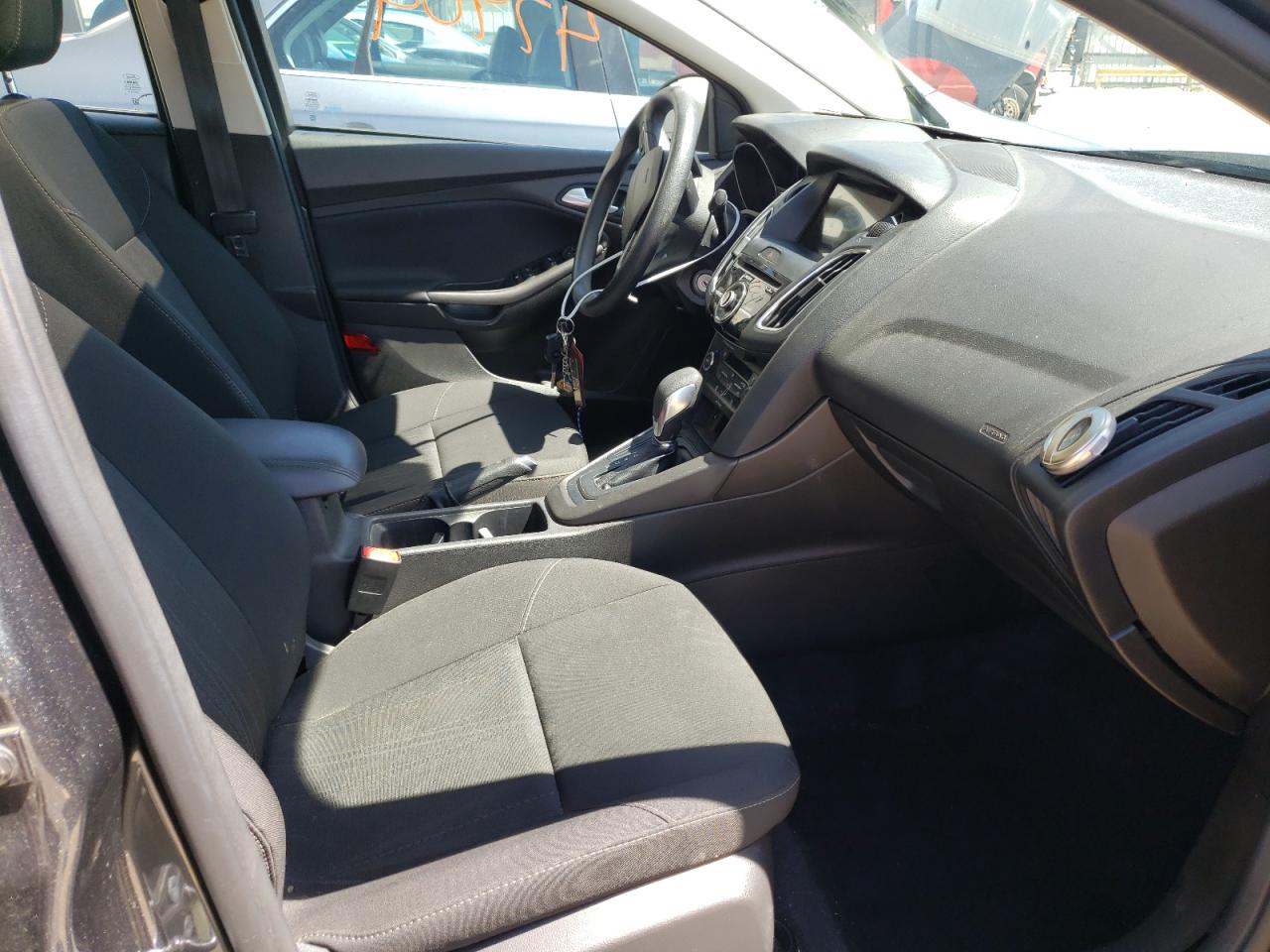 Photo 5 from auction – 2017 FORD FOCUS SEL with VIN 1FADP3H22HL228487
