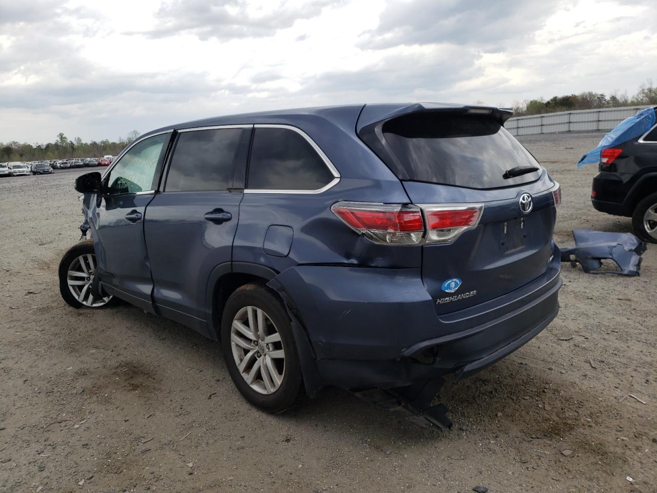 Photo 3 from auction – 2015 TOYOTA HIGHLANDER with VIN 5TDBKRFHXFS172563