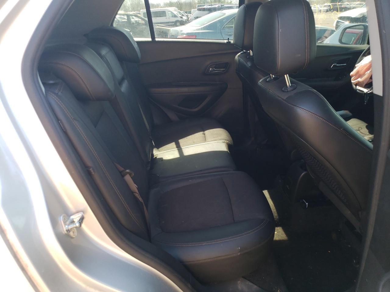 Photo 6 from auction – 2020 CHEVROLET TRAX 1LT with VIN KL7CJLSB7LB019242