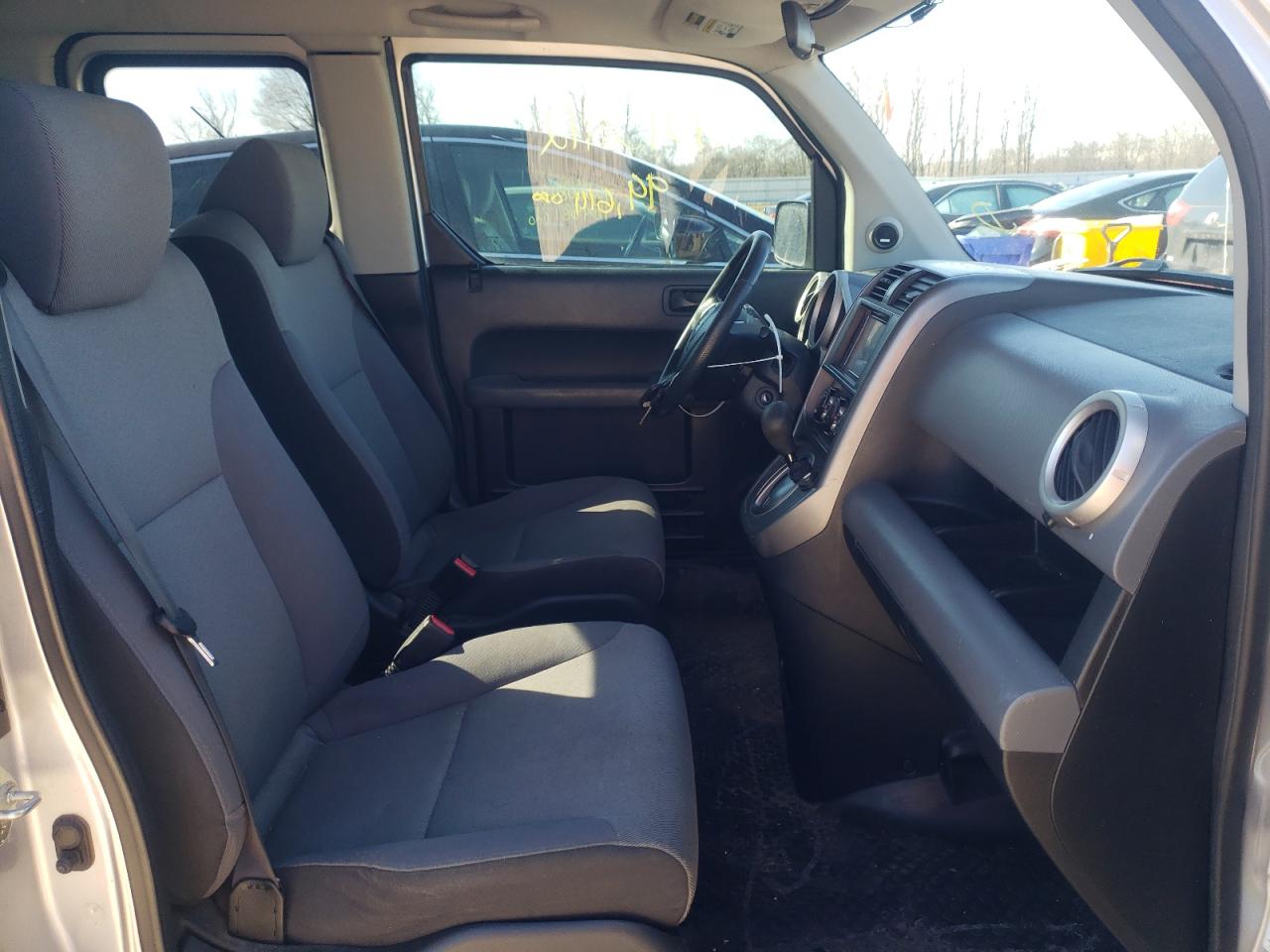 Photo 5 from auction – 2008 HONDA ELEMENT LX with VIN 5J6YH28378L014200