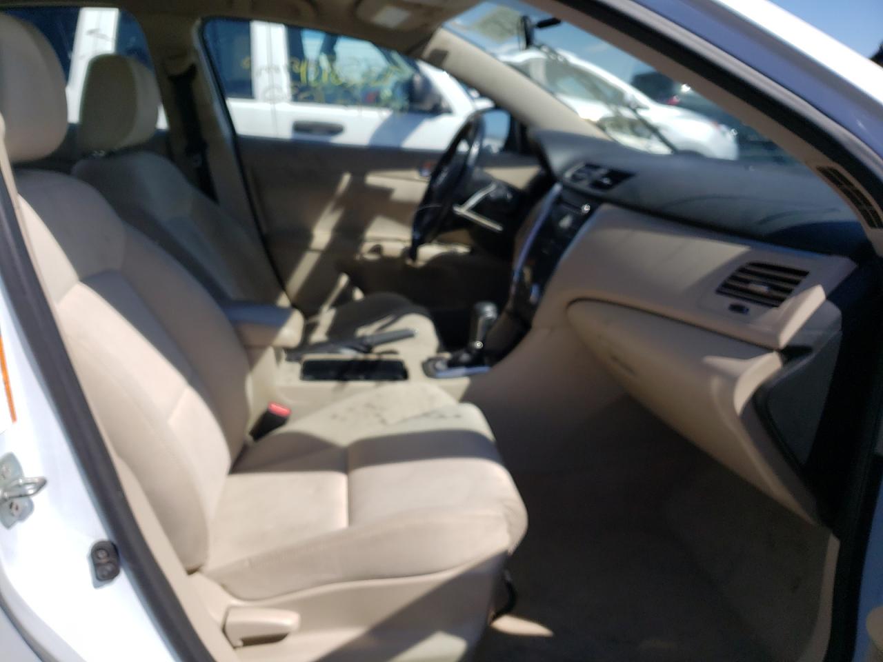 Photo 5 from auction – 2012 SUZUKI KIZASHI S with VIN JS2RF9A14C6100529