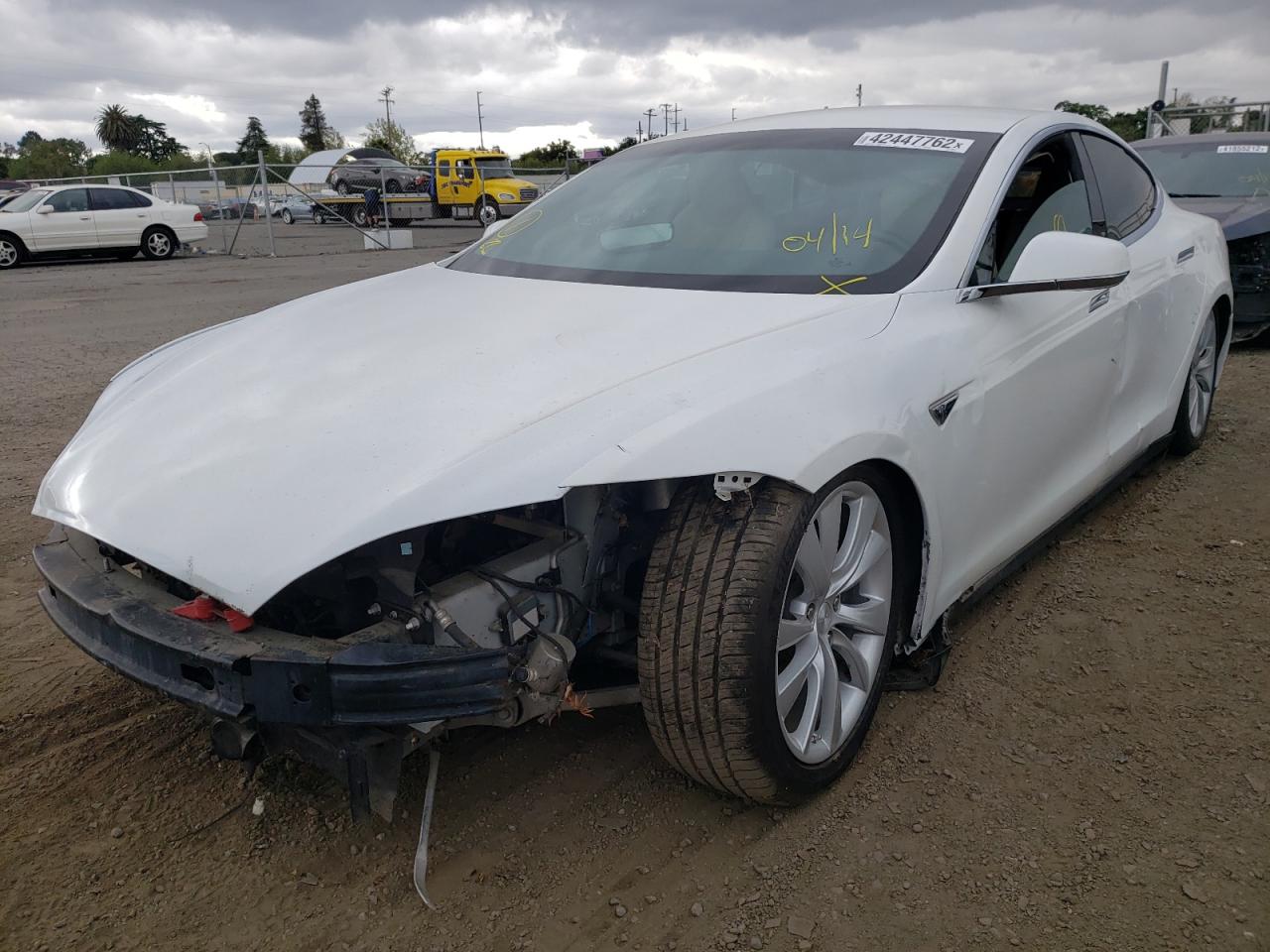 Photo 2 from auction – 2015 TESLA MODEL S 85 with VIN 5YJSA1H22FF080378