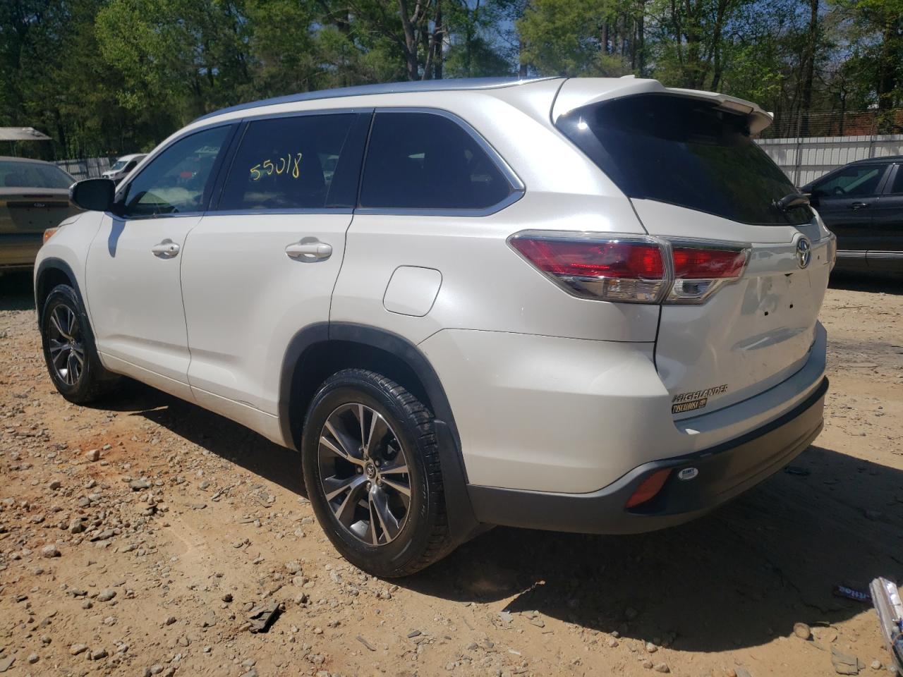 Photo 3 from auction – 2016 TOYOTA HIGHLANDER with VIN 5TDJKRFH4GS234374