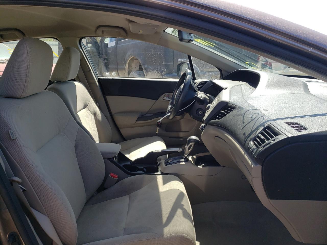 Photo 5 from auction – 2012 HONDA CIVIC LX with VIN 19XFB2F53CE098567