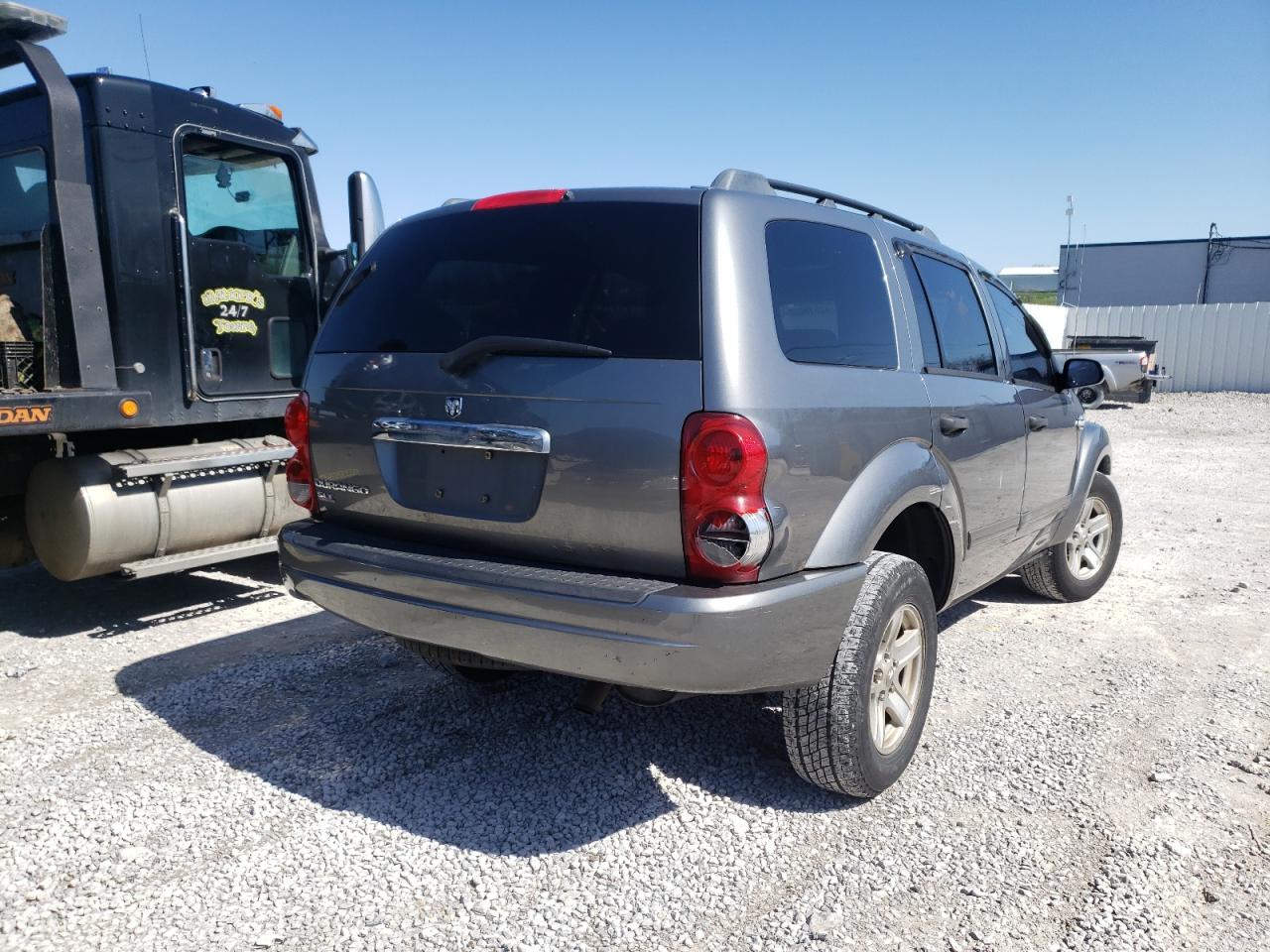 Photo 4 from auction – 2005 DODGE DURANGO SL with VIN 1D4HB48N55F621200