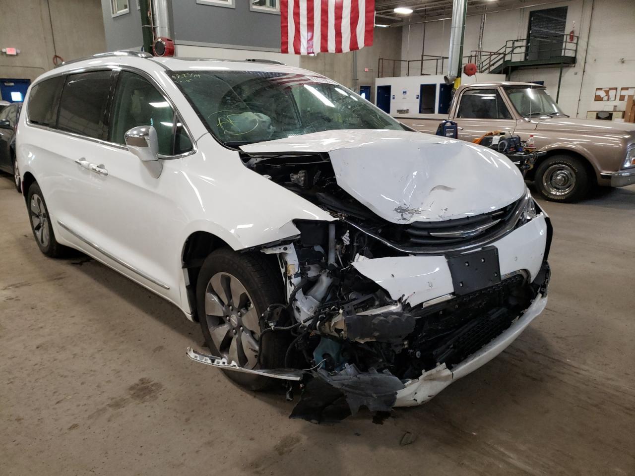 CHRYSLER PACIFICA L 2017 with VIN 2C4RC1J77HR500643 - Photo from auction
