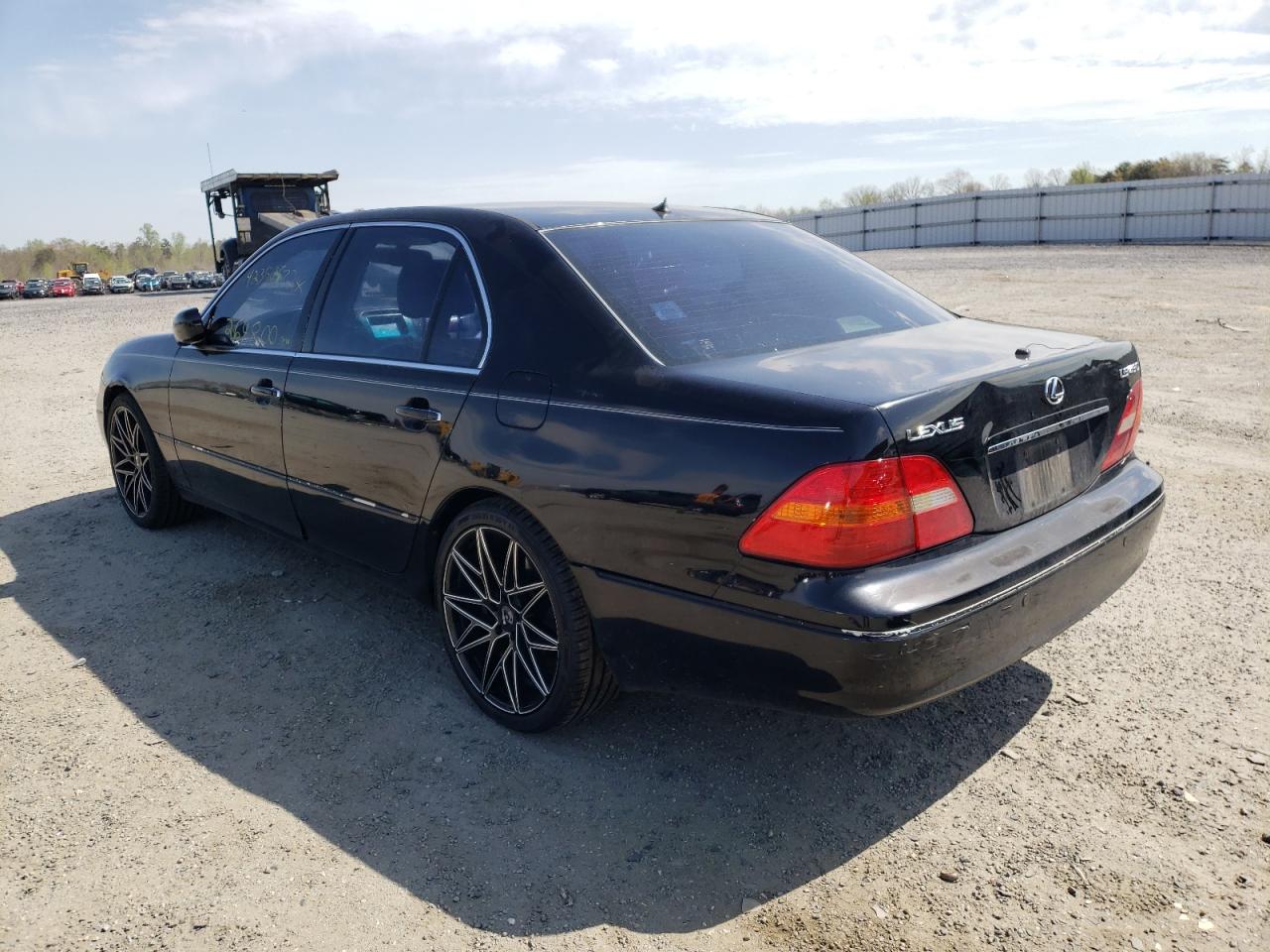 Photo 3 from auction – 2001 LEXUS LS 430 with VIN JTHBN30F410002351