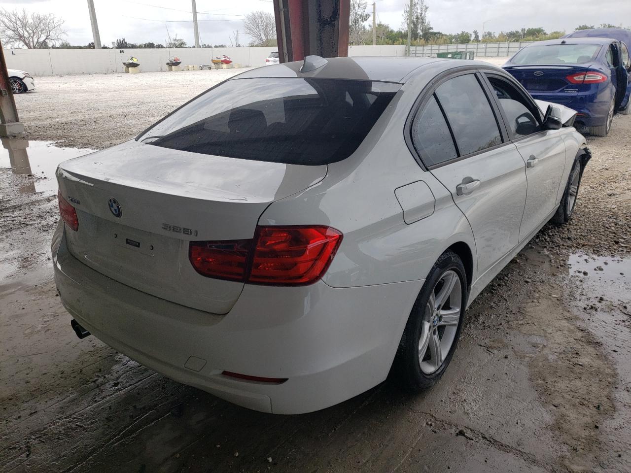 Photo 4 from auction – 2015 BMW 328 XI SUL with VIN WBA3B5C53FF960010