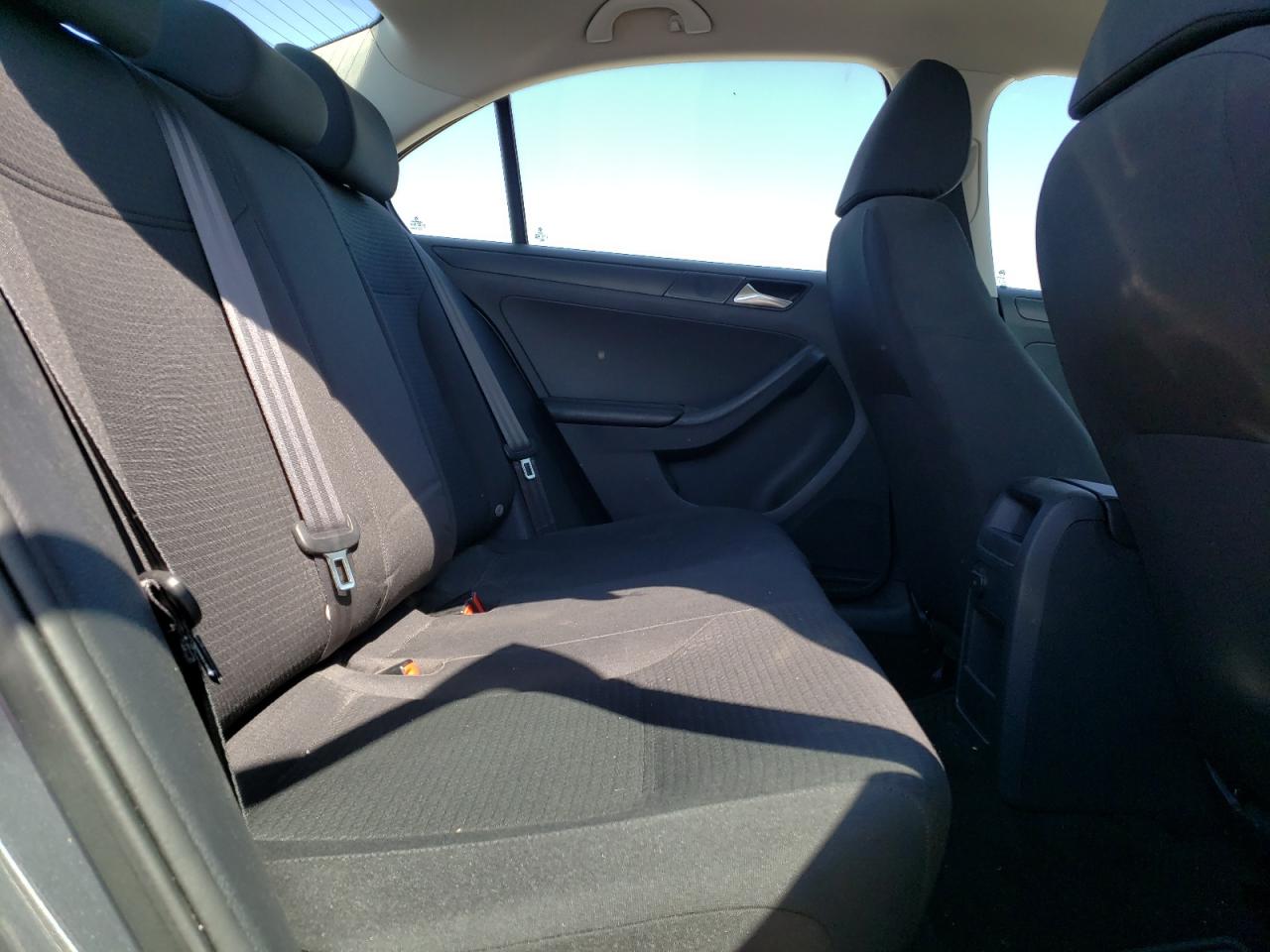 Photo 6 from auction – 2016 VOLKSWAGEN JETTA S with VIN 3VW167AJ3GM255409