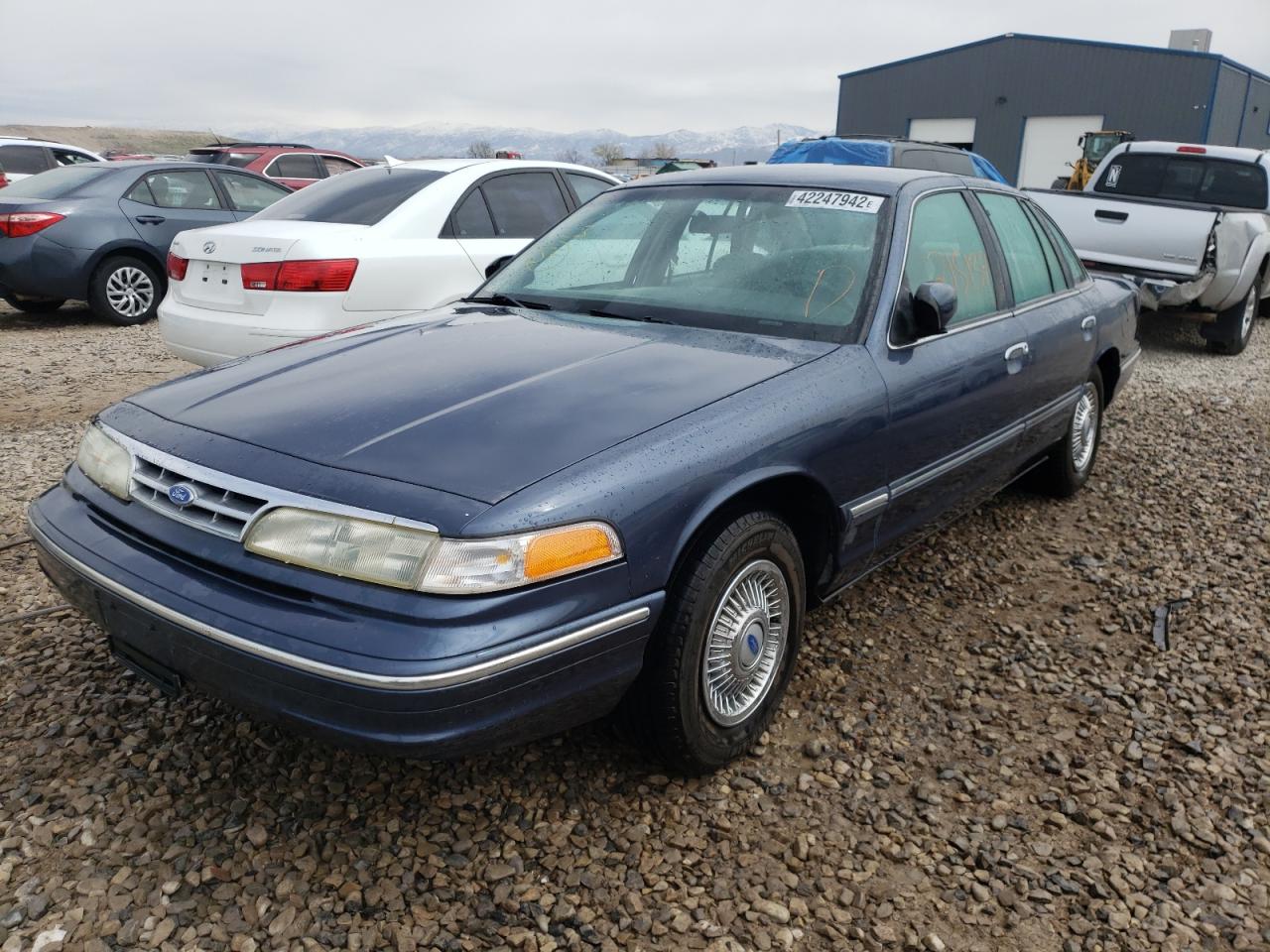 Photo 2 from auction – 1997 FORD CROWN VICT with VIN 2FALP73W4VX222802