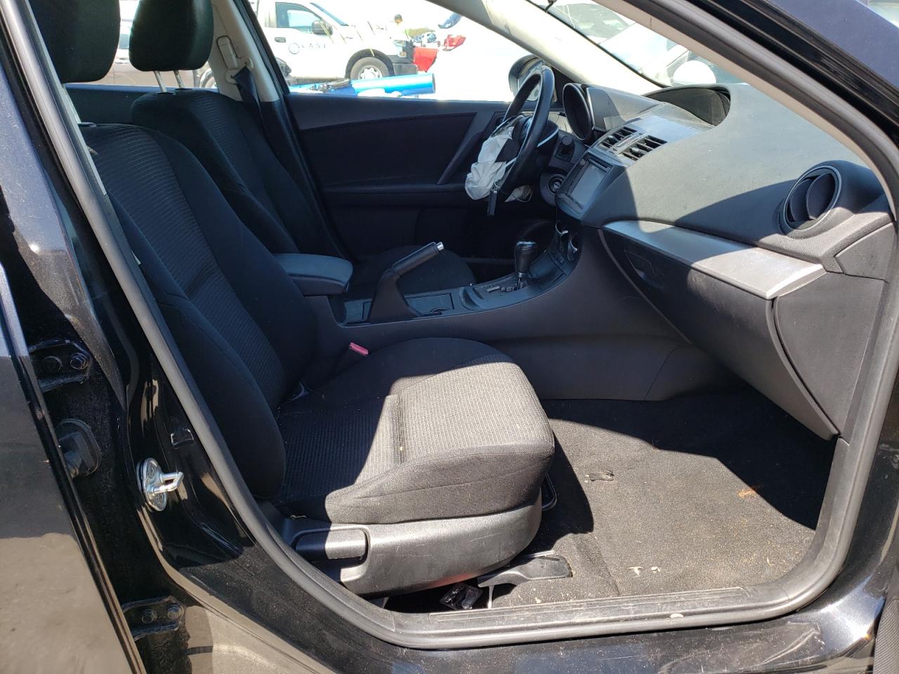 Photo 5 from auction – 2012 MAZDA 3 I with VIN JM1BL1V78C1700312