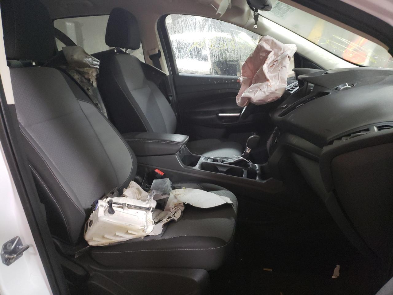 Photo 5 from auction – 2017 FORD ESCAPE SE with VIN 1FMCU9G91HUD92710
